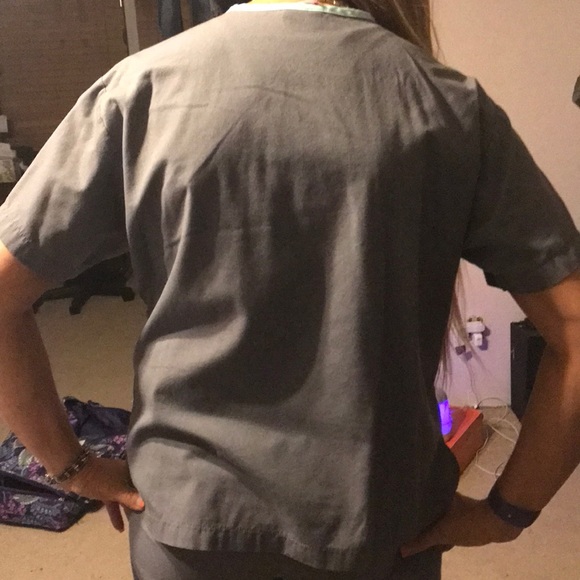 Scrub top - Picture 2 of 2